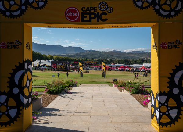 Cape Epic 2022 - den před závodem - Lourensfort, místo prologu