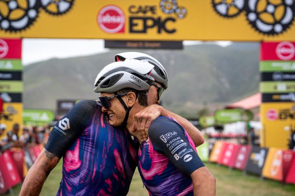 Cape Epic 2022 - 3.E. - etapové vítězství pro Gerga Eggera a Lukase Bauma