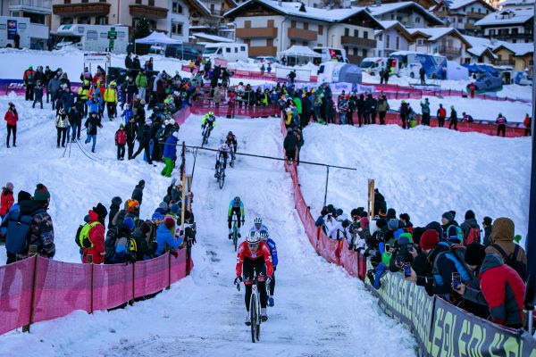 Val di Sole 2022 - Švýcar Kevin Kühn prokázal, že na sněhu umí