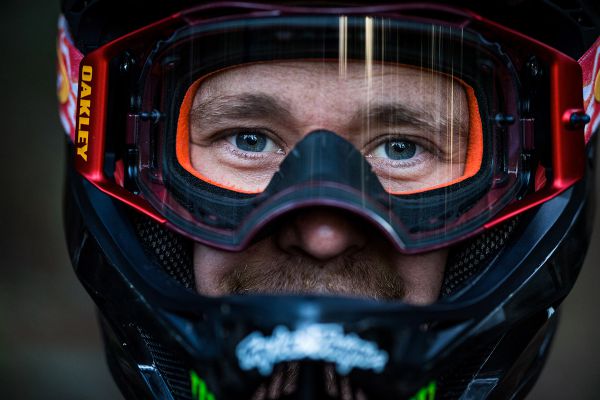 Canyon Sender CFR Team Troye Brosnana