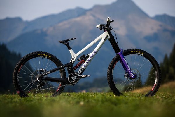 Canyon Sender CFR Team Troye Brosnana