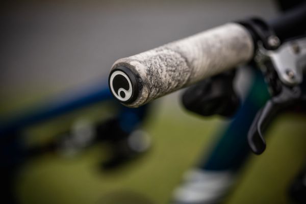 Canyon Lux CFR Valentiny Corvi