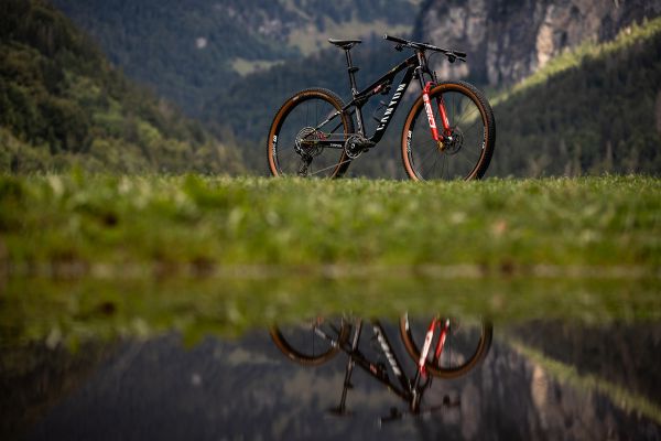 Canyon Lux CFR Lucy Schwarzbauera