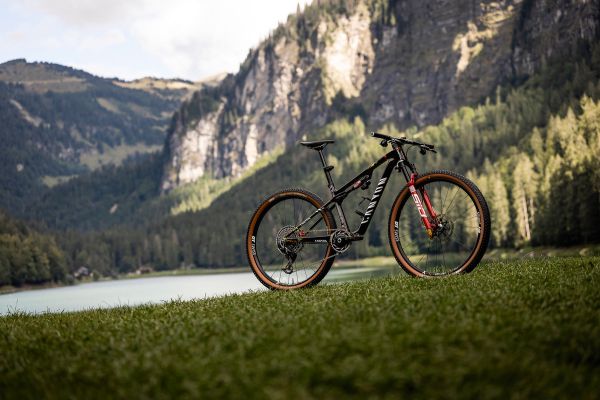 Canyon Lux CFR Lucy Schwarzbauera