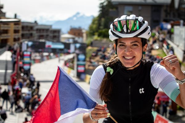 MS 2025 - Tereza Vlk Hukov s vlajkou z roku 2005