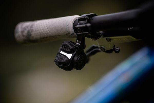 Canyon Lux CFR Valentiny Corvi