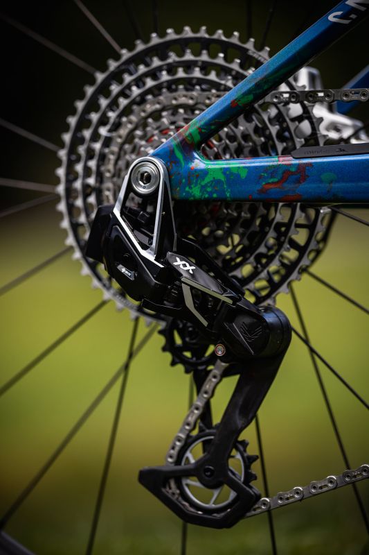 Canyon Lux CFR Valentiny Corvi