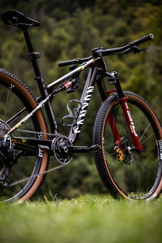 Canyon Lux CFR Lucy Schwarzbauera