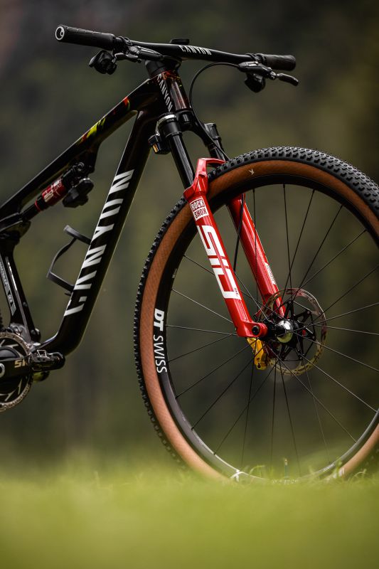 Canyon Lux CFR Lucy Schwarzbauera