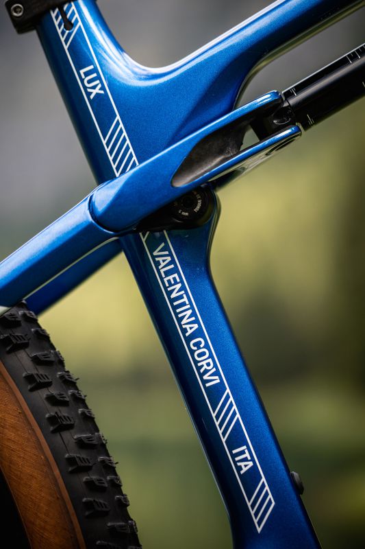 Canyon Lux CFR Valentiny Corvi