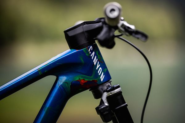 Canyon Lux CFR Valentiny Corvi