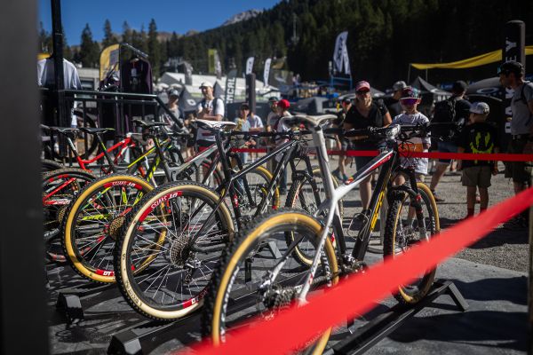 vstava kol Nino Schurtera