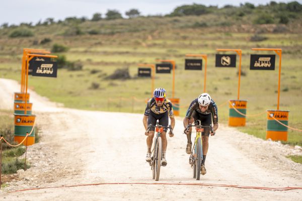 Gravel Burn 2025 - Tom Pidcock v cli zvodu