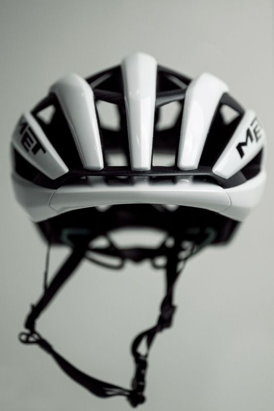 MET Trenta 3K Carbon