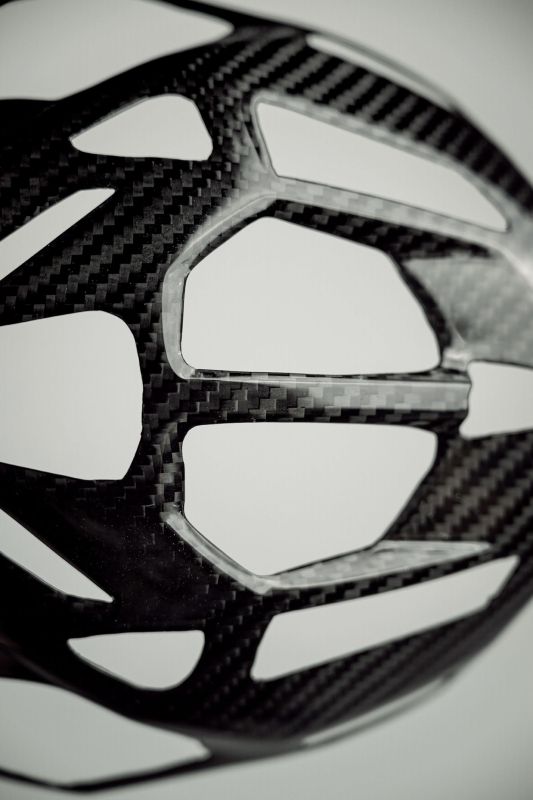 MET Trenta 3K Carbon