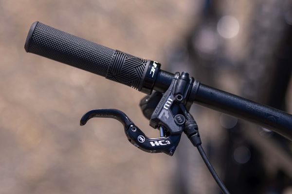 Polygon Collosus TLE 8 AXS