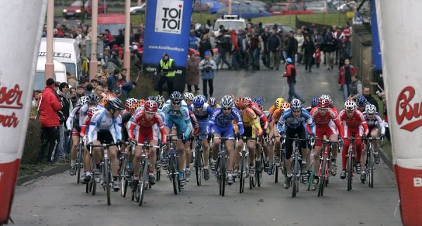 Mistrovství České republiky v cyklokrosu - 6.1. 2007 - Č. Lípa - start závodu